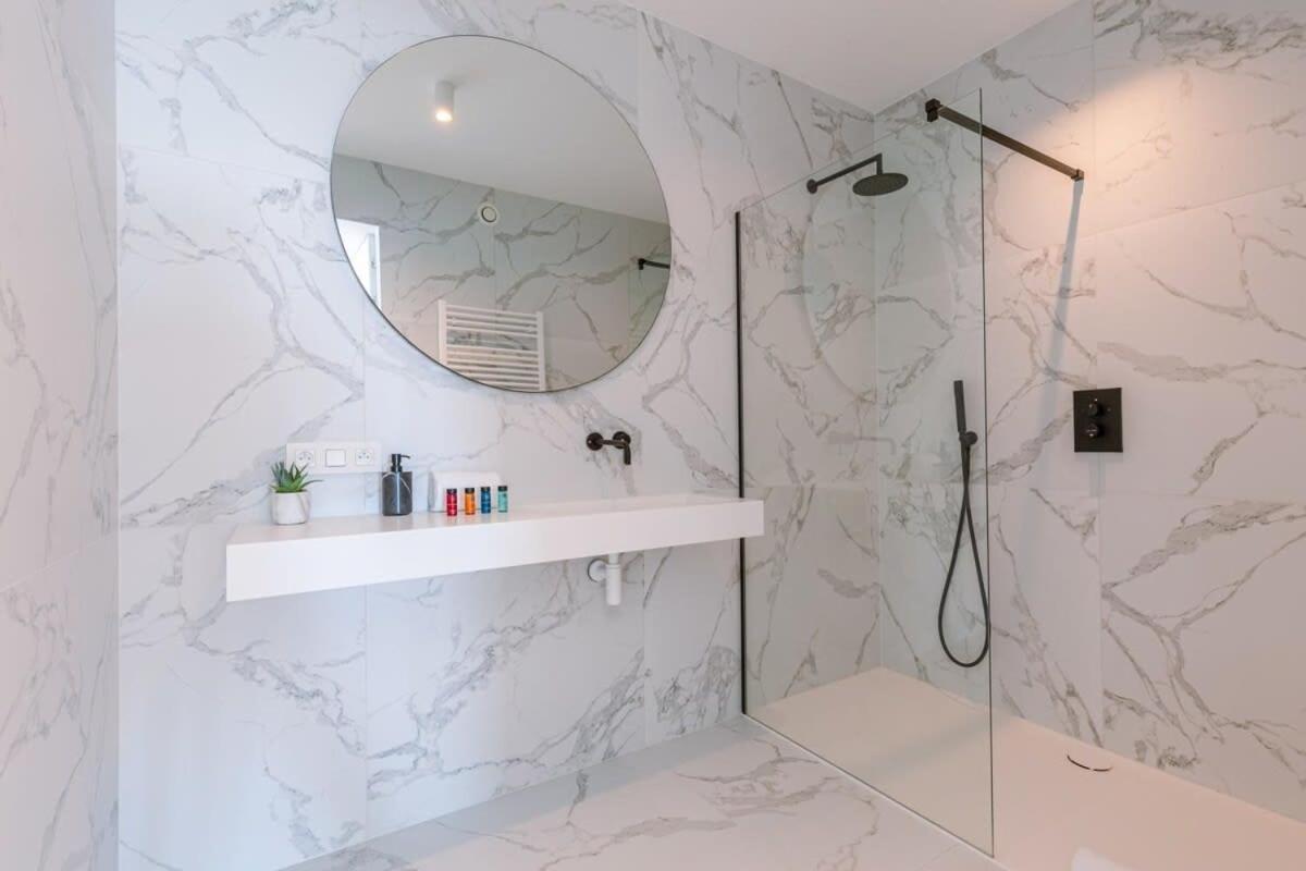 Huswell - Stunning With Breathtaking Views Apartment