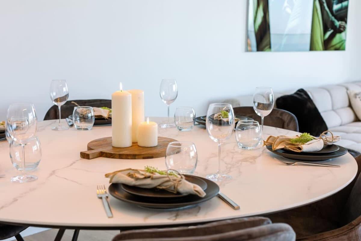 Huswell - Stunning With Breathtaking Views Apartment