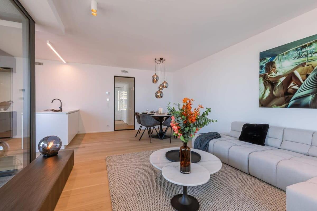 Huswell - Stunning With Breathtaking Views Apartment